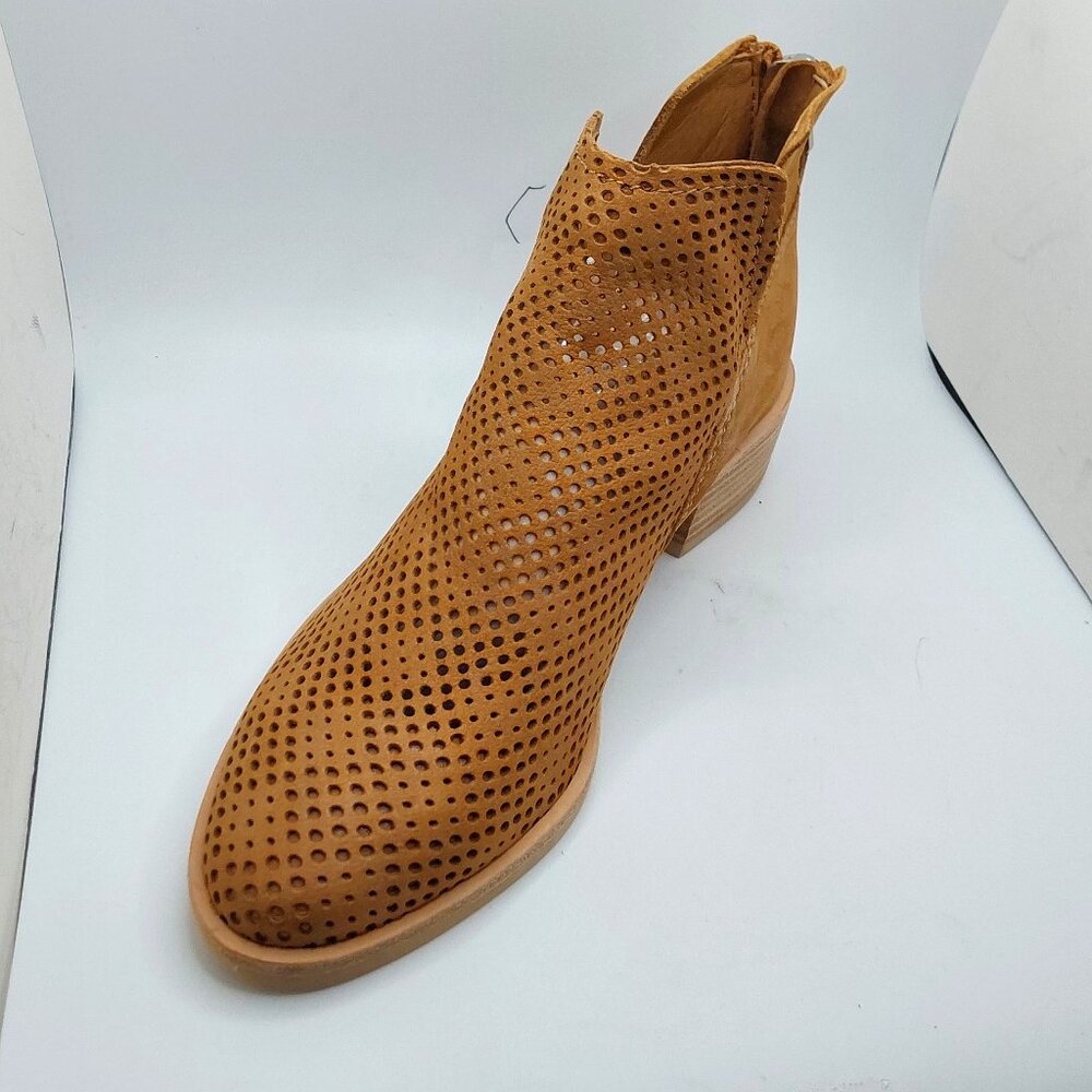 Dolce Vita Bianca Saddle Nubuck Brown Slip On Shoes Size 6